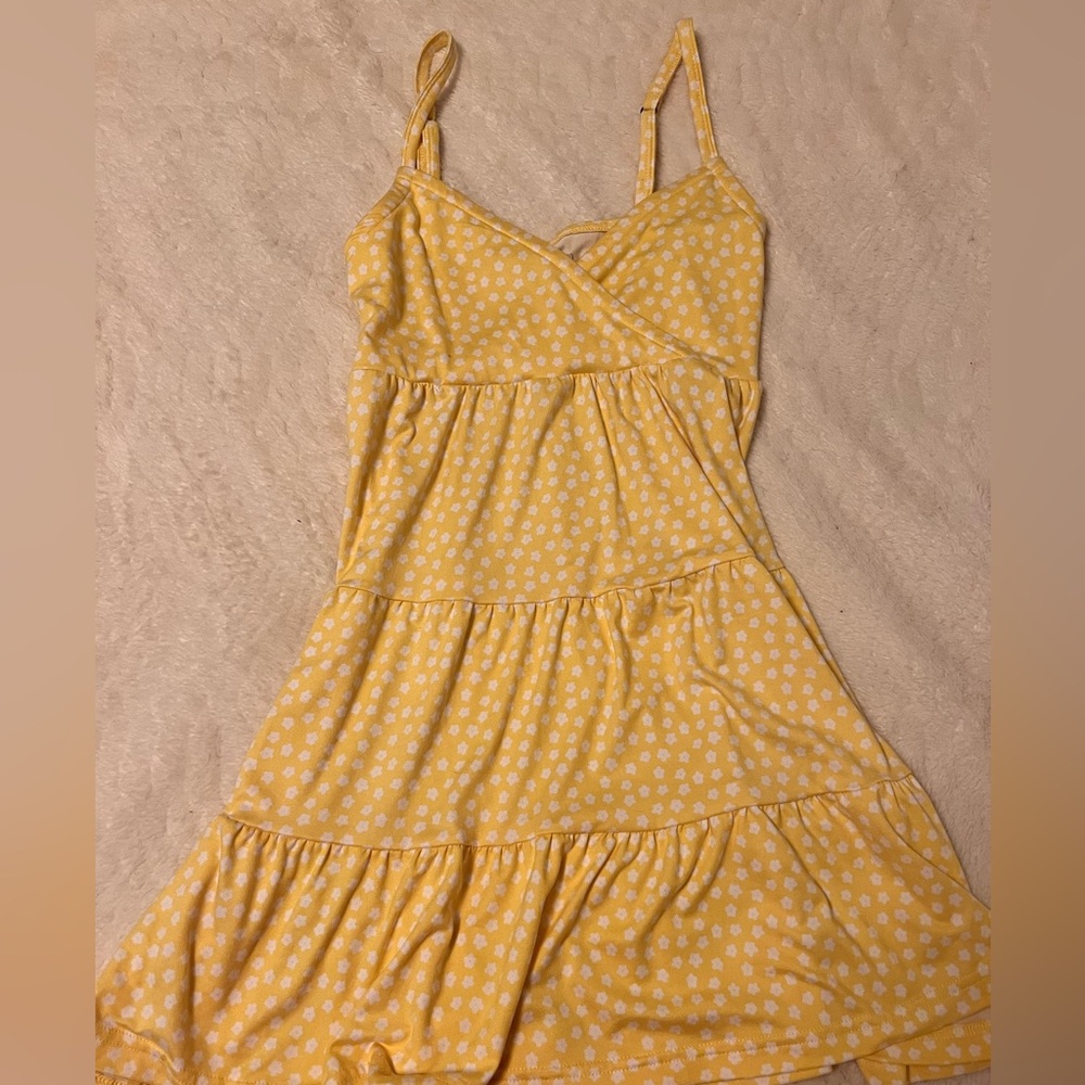 Yellow Poka-Dot Hollister Sundress ☀️💐